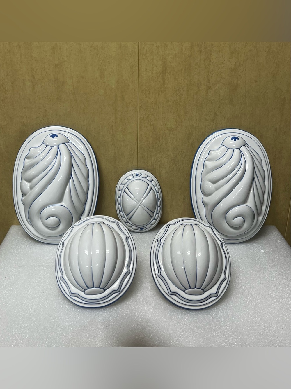 5 Lillian Vernon Molds Blue White Decorated Ceramic cake mold small medium large
